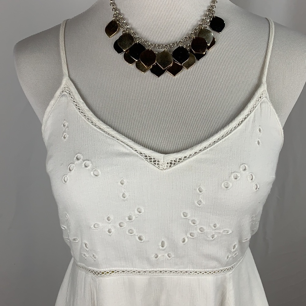 A&F White Eyelet Lined Dress with Pockets - Picture 2 of 8